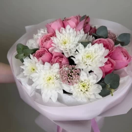 Bouquet with chrysanthemums and peony roses