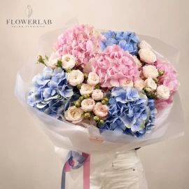Bouquet of Six Hydrangeas and Spray Garden Roses (pre-order 5 days)